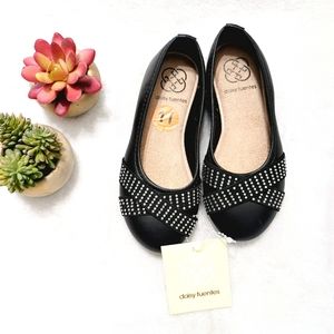 NWT Daisy Fuentes Girls Slip On Flats Shoes Black & Silver